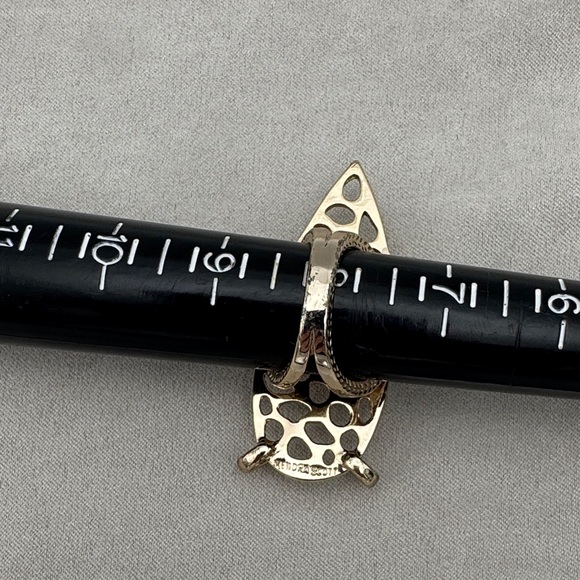 Good condition Gold Statement Ring size 8 vintage - Picture 3 of 4